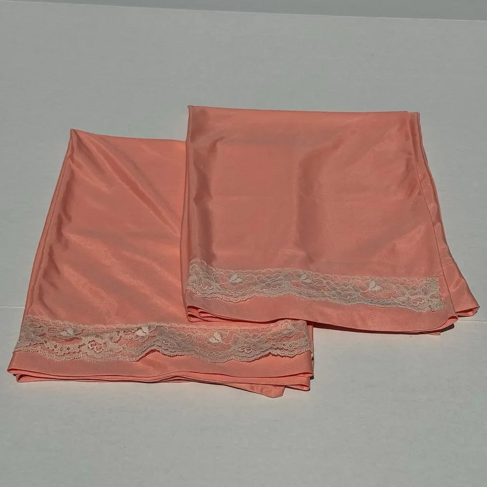 VTG Satin MCM Lace Trim Set Of 2 Coral Pillow Case 21